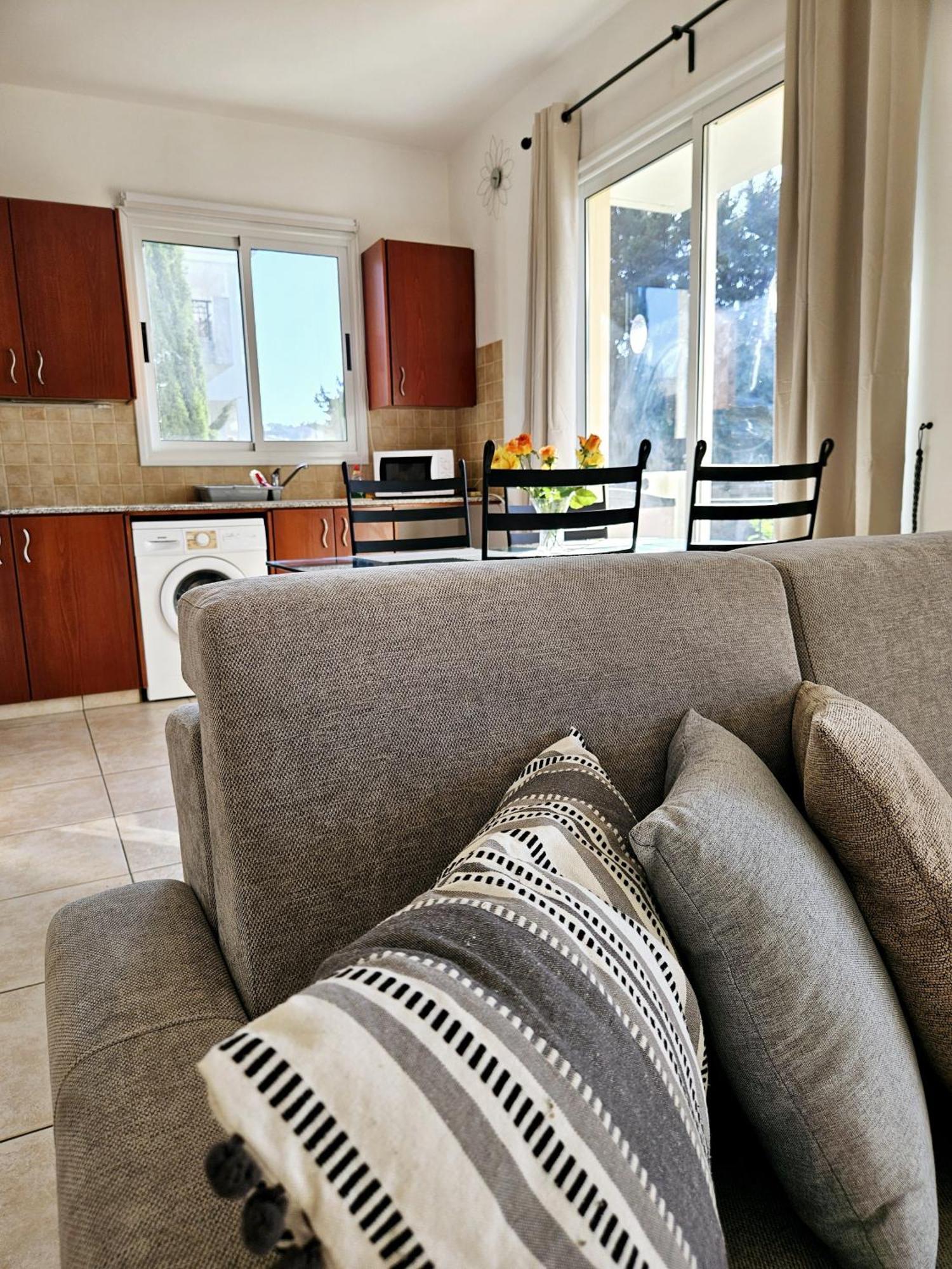 The Brightstay Paphos, 2 Bed Apt, Paphos Riviera, Universal Εξωτερικό φωτογραφία